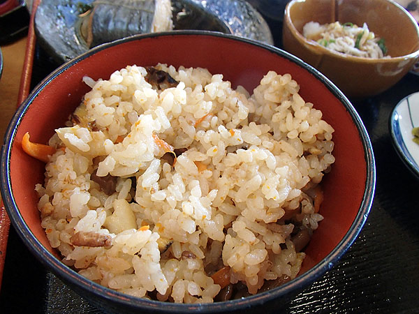 ウニとアワビの炊き込みご飯